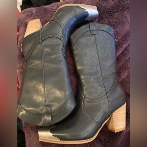 FP Brayden dupes, super comfy and excellently stylish! Never worn BN!